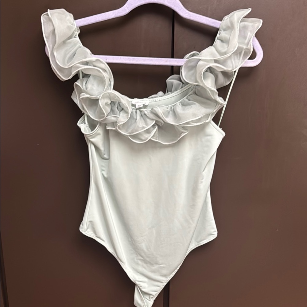 LE LIS Mint Green Ruffled Bodysuit Sz Small